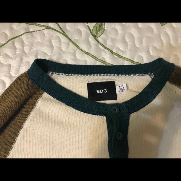 BDG Raglan - Picture 2 of 2